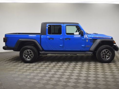 Used 2025 Jeep Gladiator Rubicon w/ Convenience Group image 13