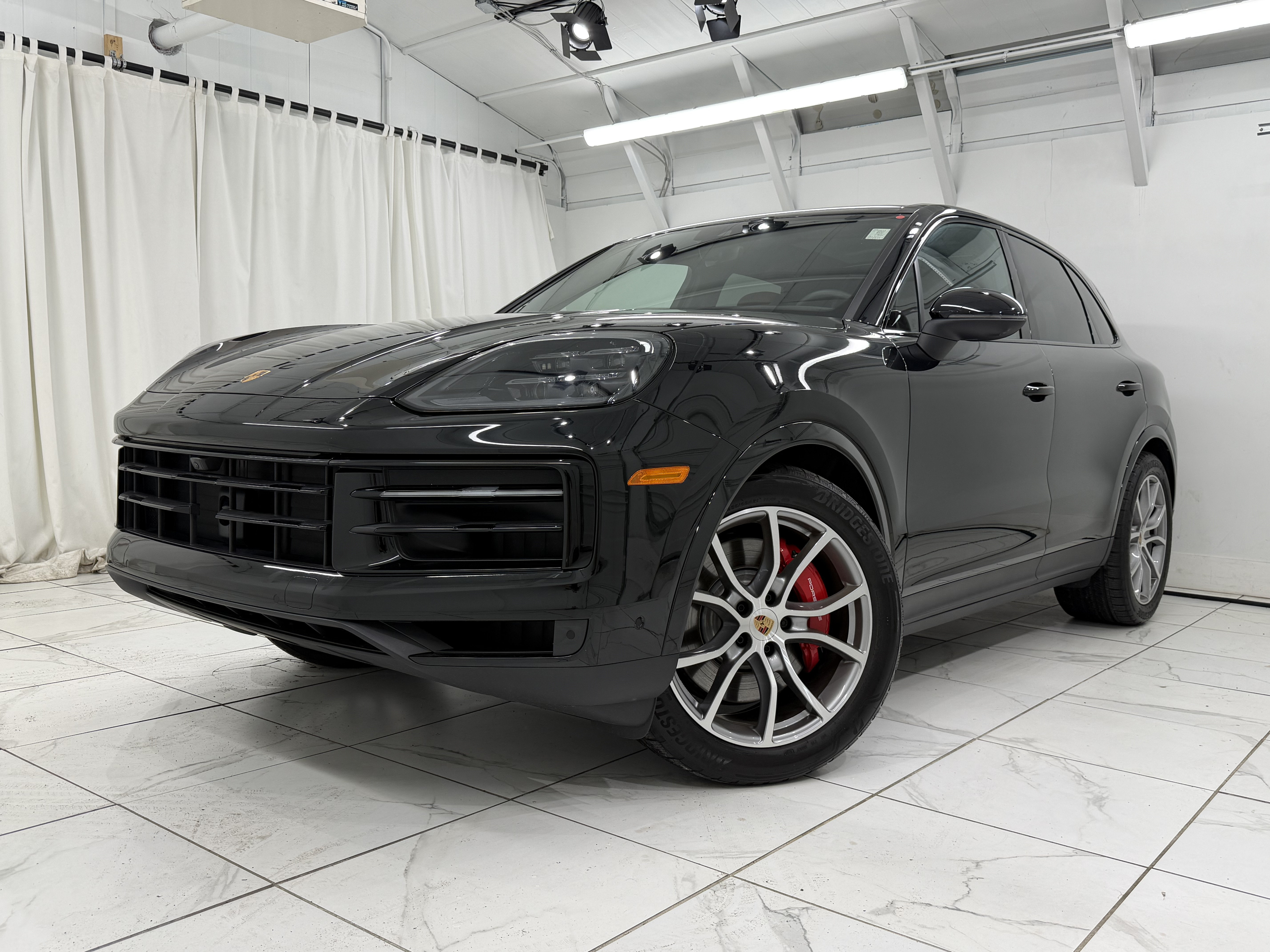 Used 2025 Porsche Cayenne S AWD/4WD image 7