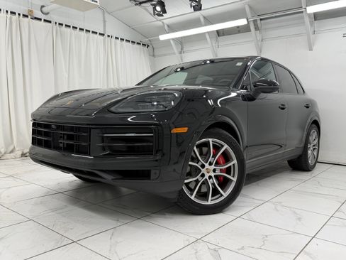 Certified 2025 Porsche Cayenne S AWD/4WD image 7