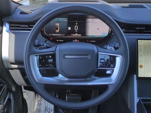 New 2025 Land Rover Range Rover Long Wheelbase SE image 23