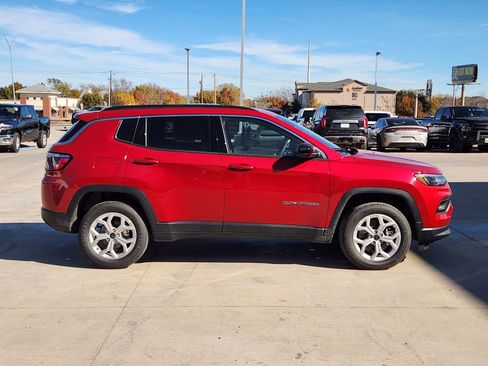 New 2026 Jeep Compass Latitude image 7