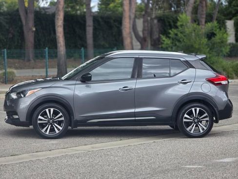 Used 2020 Nissan Kicks SR w/ SR Premium Package FWD image 18
