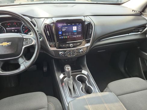 Used 2020 Chevrolet Traverse LT image 15