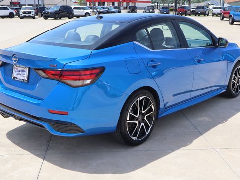 Used 2024 Nissan Sentra SR w/ SR Premium Package FWD image 5