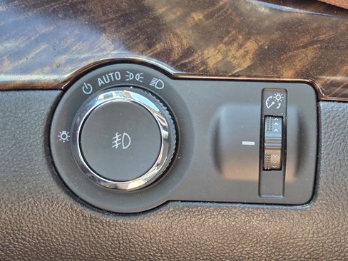 Used 2015 Buick Encore Premium image 18