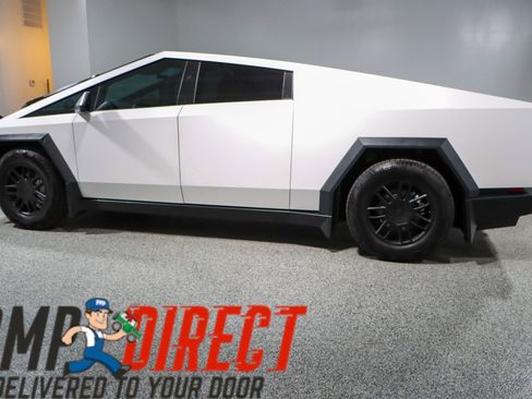 Used 2024 Tesla Cybertruck AWD Crew Cab image 10