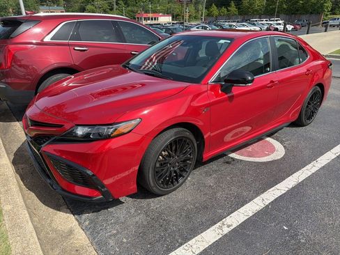 Used 2024 Toyota Camry SE w/ Convenience Package FWD image 1