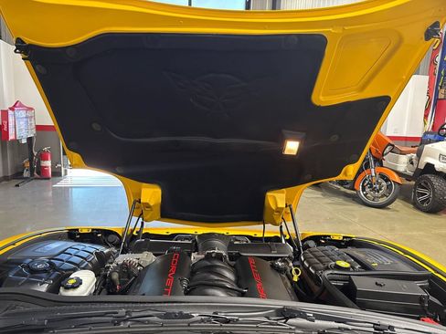 Used 2004 Chevrolet Corvette Convertible w/ Preferred Equipment Group RWD image 9