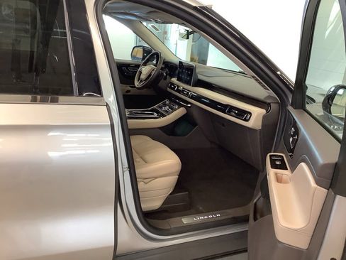 Used 2020 Lincoln Aviator Reserve w/ Equipment Group 201A AWD/4WD image 13