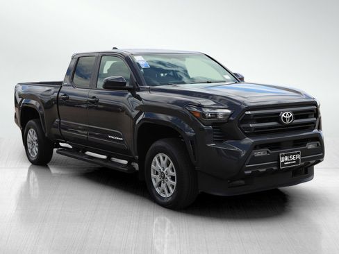 Used 2024 Toyota Tacoma SR5 AWD/4WD image 7