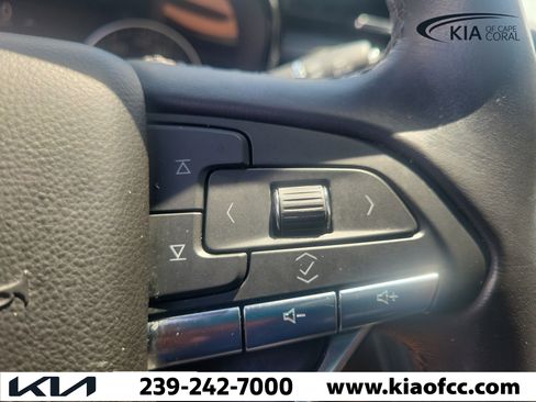 Used 2023 Cadillac XT6 Luxury w/ LPO, Premium Carpet Package FWD image 29