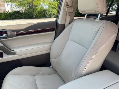 Used 2018 Lexus GX 460 Premium w/ Premium Package AWD/4WD image 30