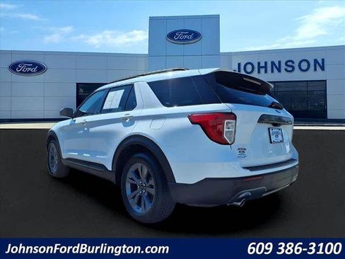 Certified 2022 Ford Explorer XLT w/ Equipment Group 202A image 5