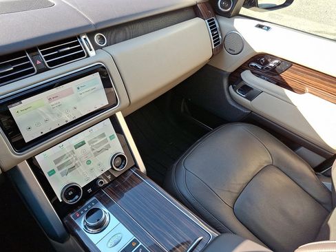 Used 2019 Land Rover Range Rover Autobiography image 29