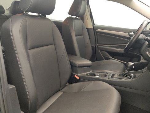 Used 2019 Volkswagen Jetta SE w/ Cold Weather Package image 21