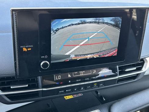 Certified 2025 Toyota Sienna LE image 15