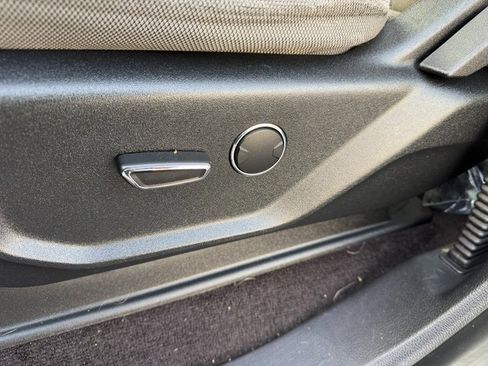 Used 2016 Ford F150 XLT image 14