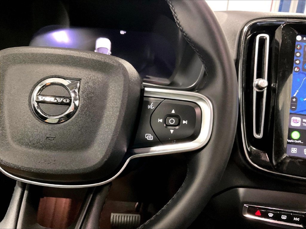 Used 2024 Volvo XC40 B5 Plus w/ Protection Package Premier AWD/4WD image 24