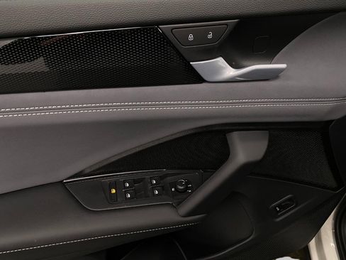 New 2026 Volkswagen Tiguan SE R-Line image 29