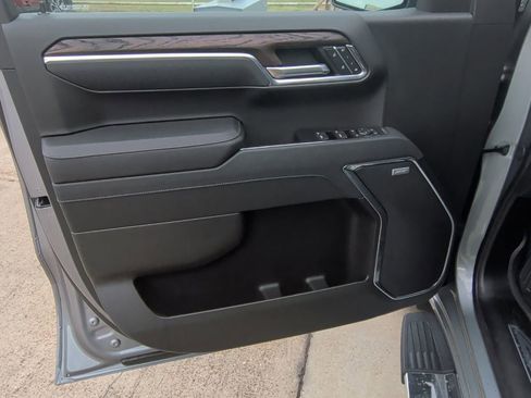 New 2026 GMC Sierra 1500 SLT image 11