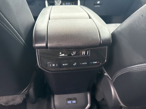 Used 2022 Toyota Highlander XLE image 15
