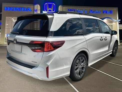 Used 2025 Honda Odyssey Touring image 5