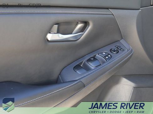 Used 2024 Nissan Sentra SV image 21