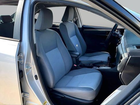 Used 2016 Toyota Corolla L FWD image 9