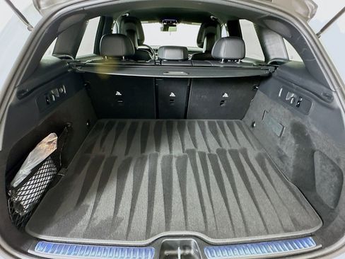 Used 2025 Mercedes-Benz GLC 300 image 27
