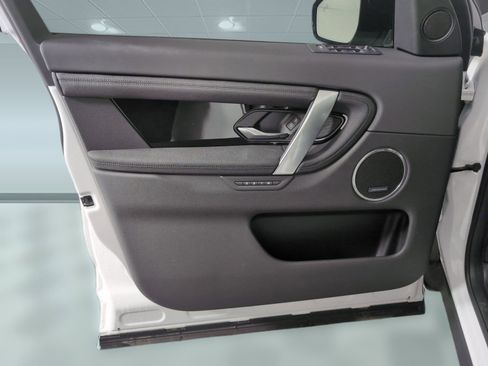 Used 2025 Land Rover Discovery Sport S image 11