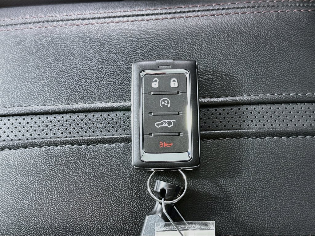 Used 2025 Jeep Wagoneer S Limited AWD/4WD image 37