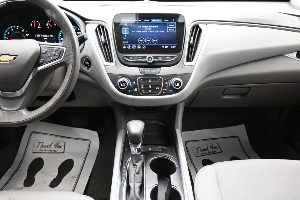 Used 2023 Chevrolet Malibu LT FWD image 15