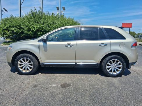 Used 2011 Lincoln MKX AWD w/ 101A Rapid Spec Order Code image 4