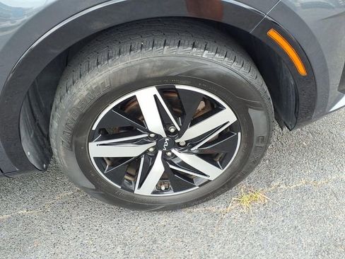 Used 2022 Kia Sorento S FWD image 9