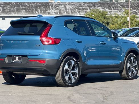 Certified 2025 Volvo XC40 B5 Plus image 2