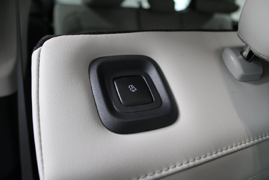 New 2026 Lincoln Navigator Reserve AWD/4WD image 36
