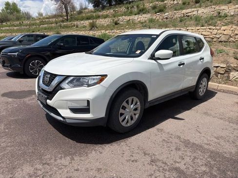 Used 2020 Nissan Rogue S AWD/4WD image 2