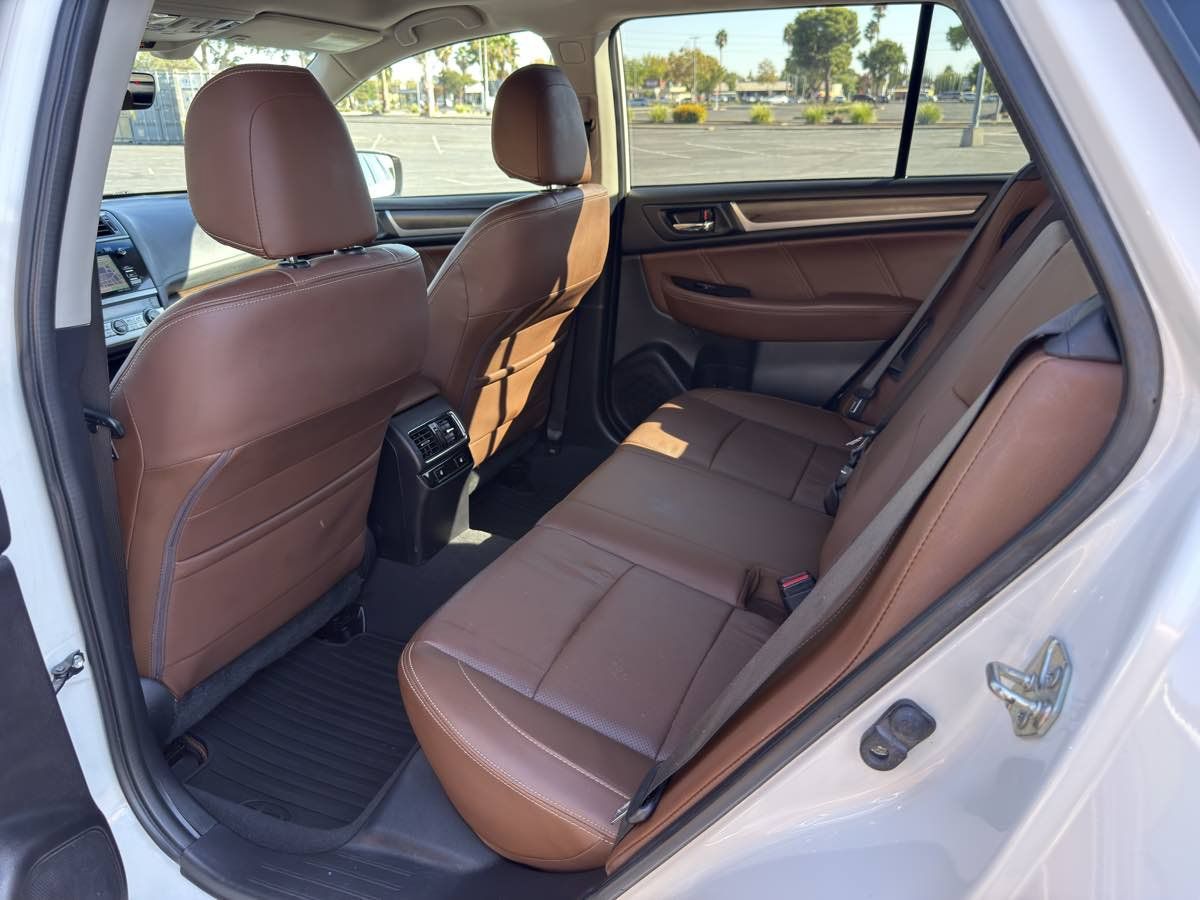 Used 2017 Subaru Outback 3.6R Touring w/ Popular Package #5A AWD/4WD image 25