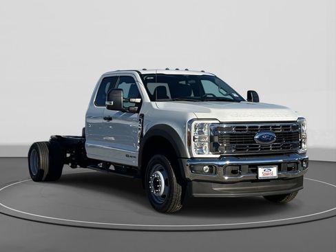 New 2026 Ford F450 XL w/ XL Chrome Package image 4