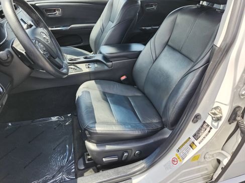 Used 2016 Toyota Avalon Touring FWD image 25