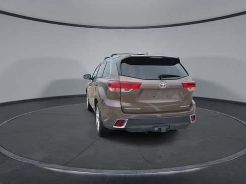Used 2017 Toyota Highlander Limited image 7