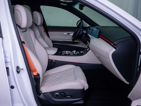 Used 2026 Genesis GV70 3.5T Sport Prestige image 11