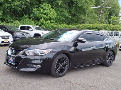 Used 2017 Nissan Maxima Platinum w/ Medallion Package FWD image 3