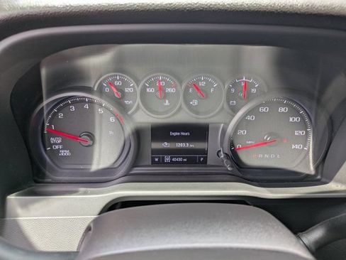 Used 2024 Chevrolet Silverado 1500 Custom AWD/4WD image 25
