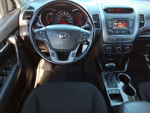 Used 2015 Kia Sorento LX image 21