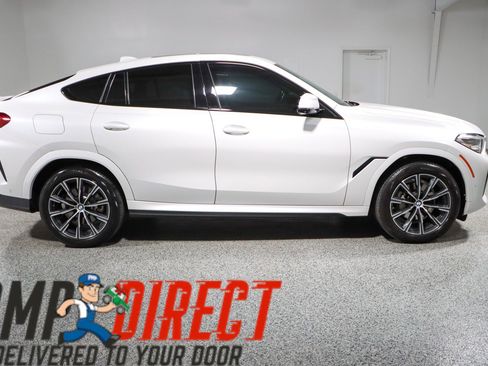 Used 2022 BMW X6 xDrive40i w/ M Sport Package AWD/4WD image 6