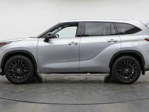 Used 2025 Toyota Highlander XSE image 5