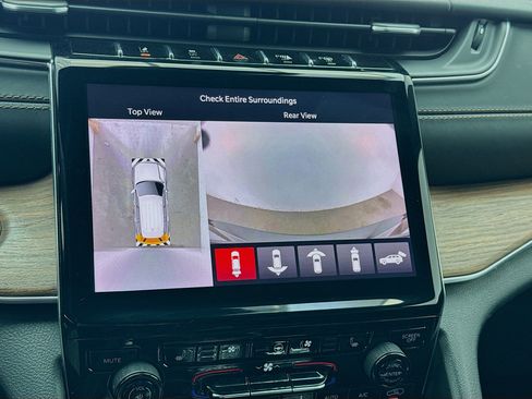 Used 2021 Jeep Grand Cherokee L Summit w/ Luxury Tech Group V image 10