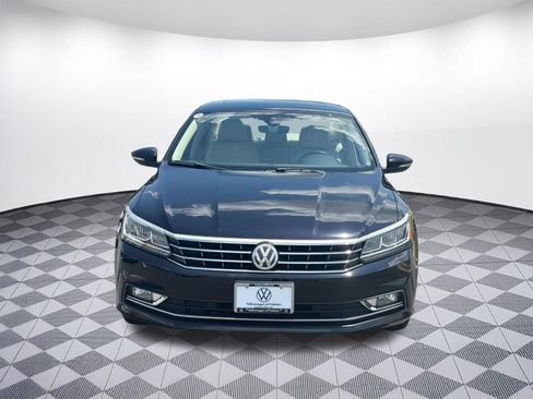 Used 2017 Volkswagen Passat 1.8T SEL Premium FWD image 5
