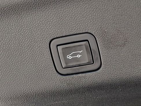 Used 2024 Chevrolet Tahoe Z71 w/ Luxury Package AWD/4WD image 34